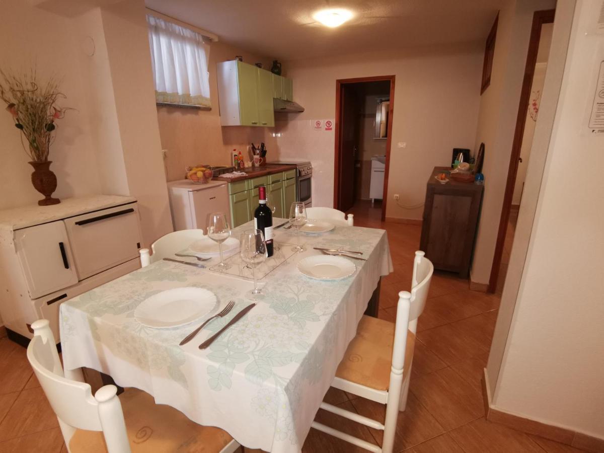 Apartmani Berber Babici Buitenkant foto