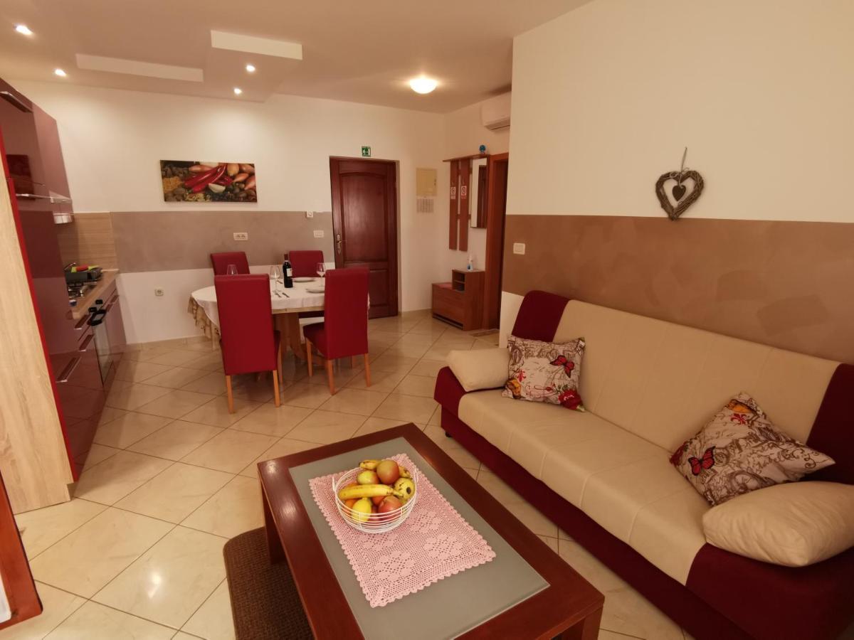 Apartmani Berber Babici Buitenkant foto